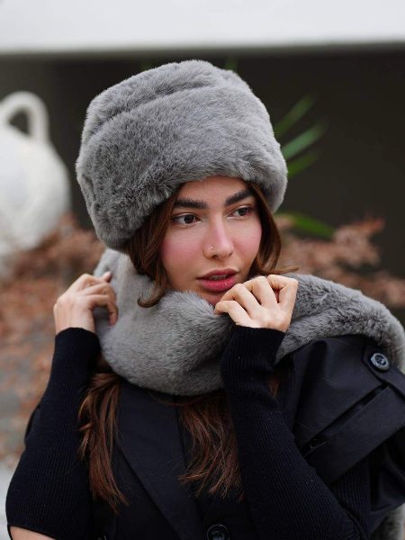کلاه زنانه و شال گردن روس خز