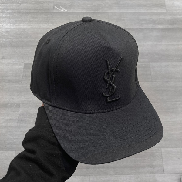کلاه کپ نقاب دار برند YSL (pro high copy)