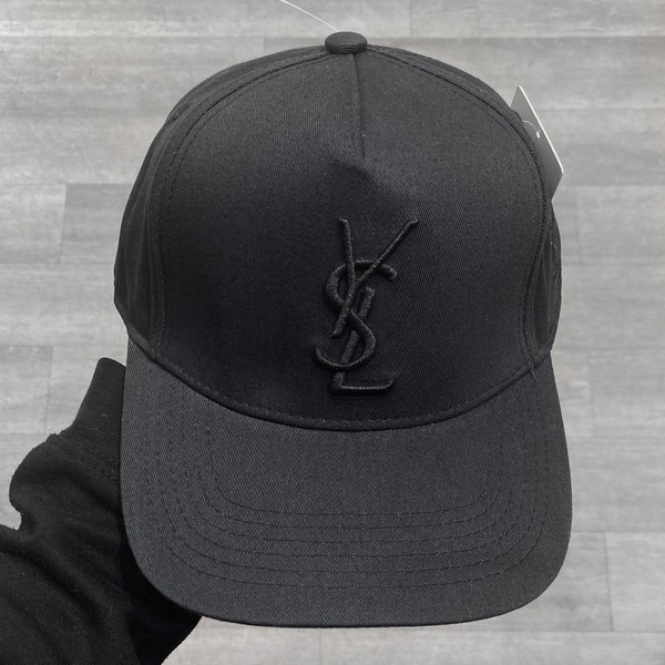 کلاه کپ نقاب دار برند YSL (pro high copy)