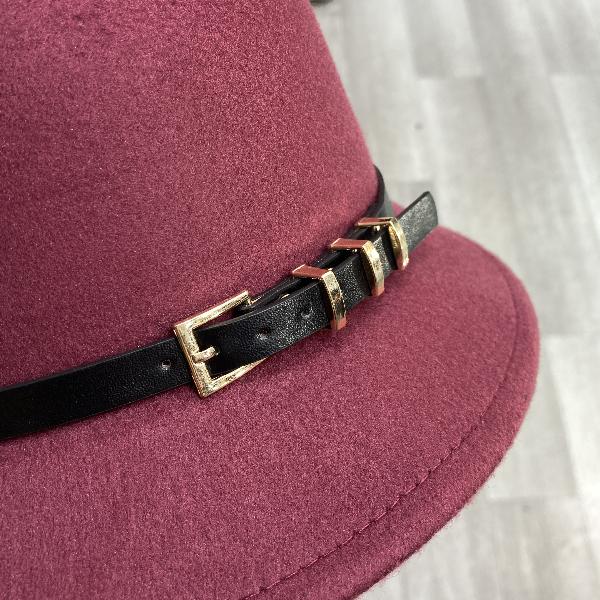 کلاه شهرزادی لبه کوتاه کمربند چرمی 