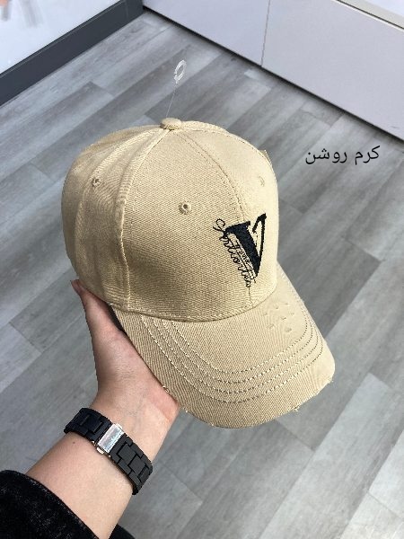 کلاه کپ نقاب دار طرح V