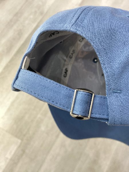 کلاه کپ نقاب دار طرح V